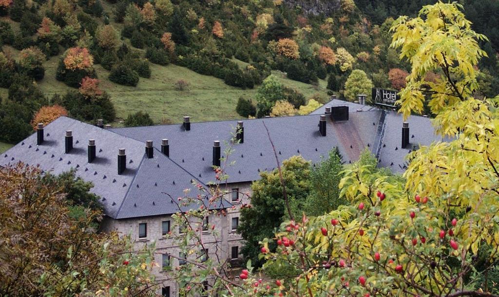 Hotel Santa Cristina Petit Spa Canfranc Ngoại thất bức ảnh